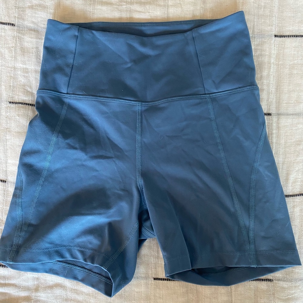Girlfriend Collective exclusive color running shorts size S